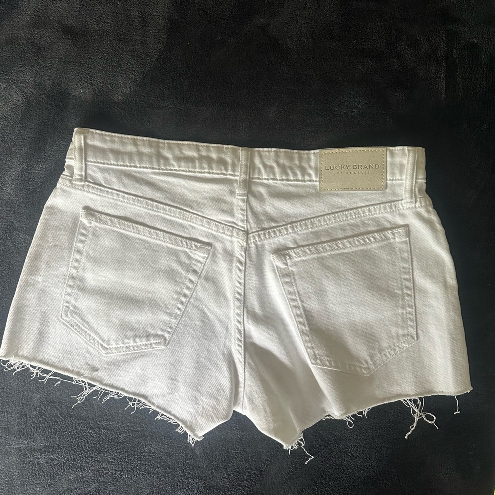 White Cut Off Short size 6/28 - Picture 3 of 10